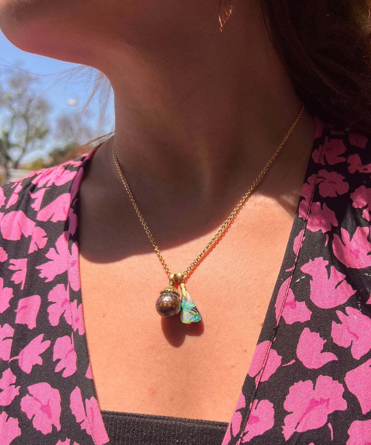 EMERALD TROPICAL FLOWER PENDANT, 18k yellow gold
3.97ct carved emerald flower
, Pendant, Irene Neuwirth