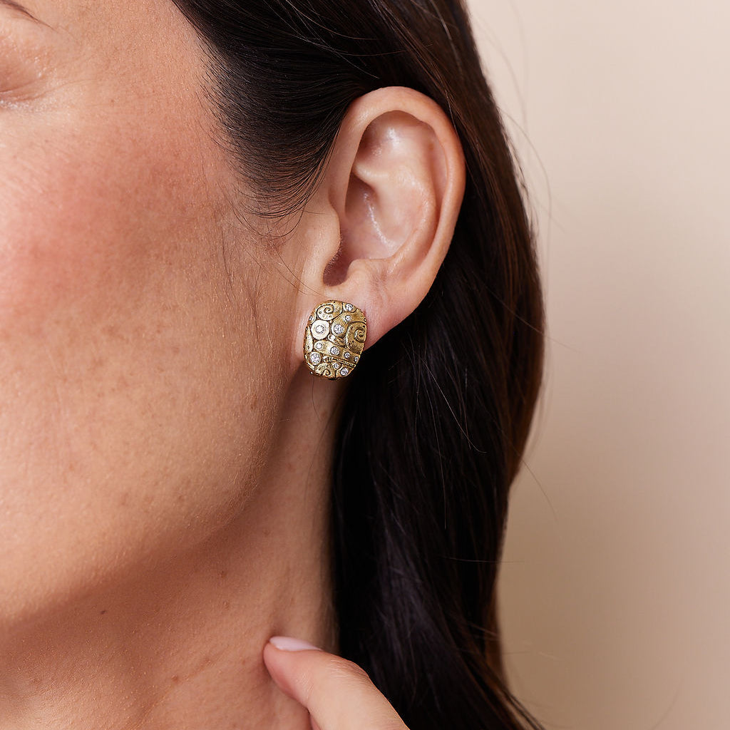 DIAMOND FLORA EARRINGS, 18k yellow gold
0.34ctw Brilliant cut diamonds
Made in New York
, Earrings, Alex Sepkus
