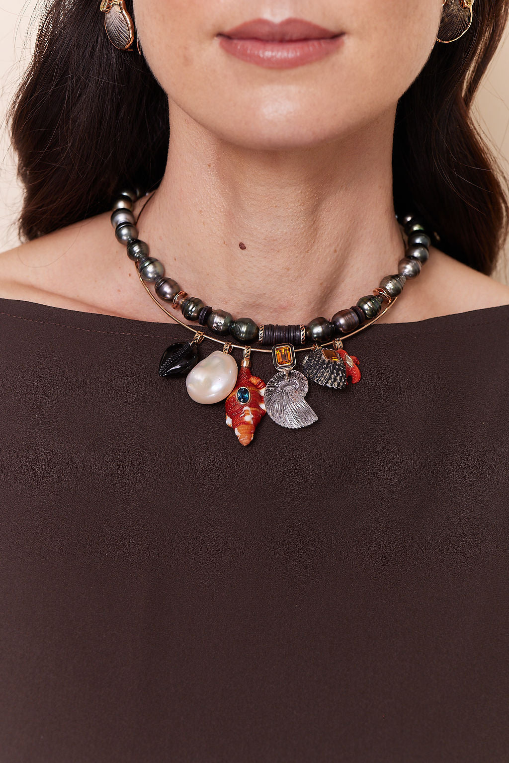 CLASSIC PEARL PUKA NECKLACE, 18k rose gold & black enamel clasp
9mm baroque Tahitian Pearls, NECKLACES, DEZSO