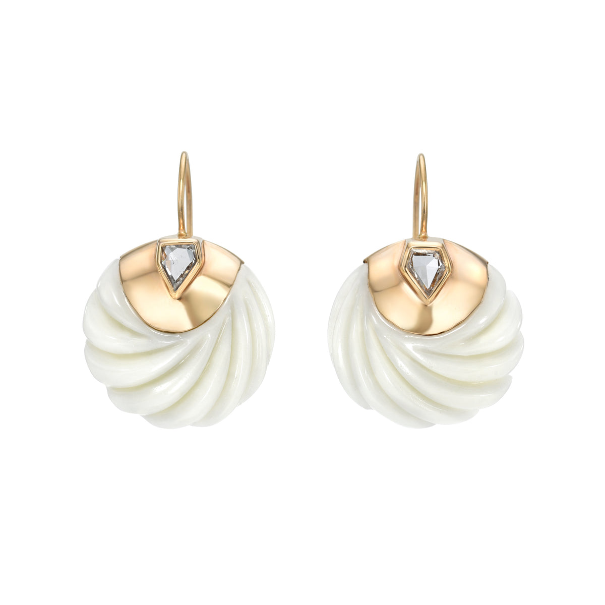 CARVED WHITE CORAL AND DIAMOND EARRINGS, 18k rose gold
Diamonds
Carved white coral
, Earrings, DEZSO