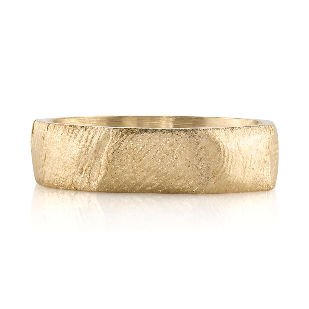 SINGLE STONE GRAHAM BAND | 6mm handcrafted 18K gold Men's band. Each band is customized with the client's fingerprints. The fingerprinting process is currently only available in our San Marino or LA stores, or at an event where a Single Stone representati