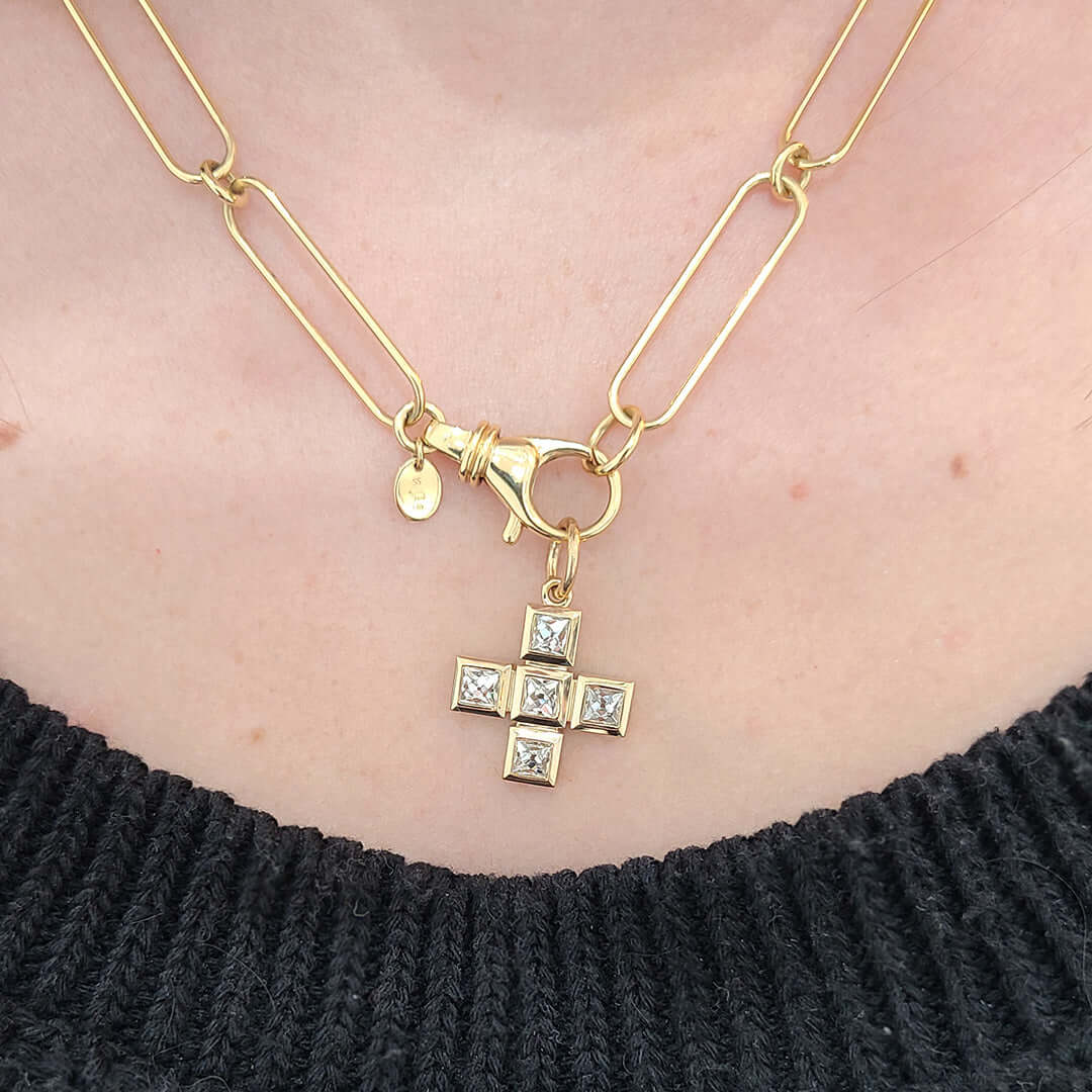 SINGLE STONE HUNTLEY featuring Handcrafted 18K yellow gold large paperclip and round link necklace. Charms sold separately. Necklace measures 20.5" Price does not include charms.