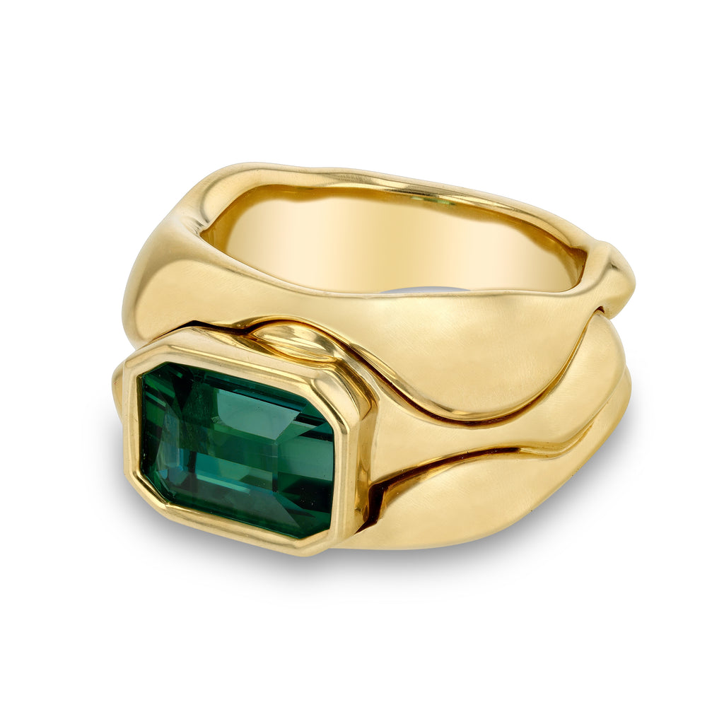 GREEN TOURMALINE CAYRN RING, 3.77ct emerald cut green tourmaline 
18k yellow gold  
Size 6.5, Band, VRAM