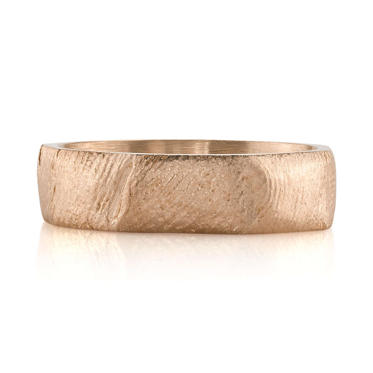 SINGLE STONE GRAHAM BAND | 6mm handcrafted 18K gold Men's band. Each band is customized with the client's fingerprints. The fingerprinting process is currently only available in our San Marino or LA stores, or at an event where a Single Stone representati