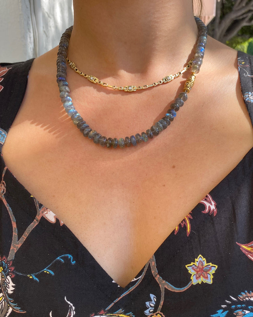 WE DO DOUBLE RING BOX - MINT, Wood with high gloss finish 
Features delicate gold effect inlay 
Brass plated hardware 
Faux suede interior 
99mm wide, 48mm deep, 55mm high 
, JEWELRY CASES, Trove