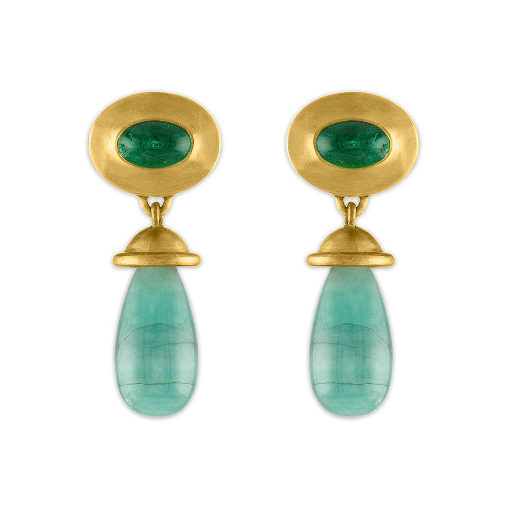 EMERALD ALABASTRA DANGLE EARRINGS, 22k yellow gold 
Cabochon emeralds, EARRINGS, PROUNIS